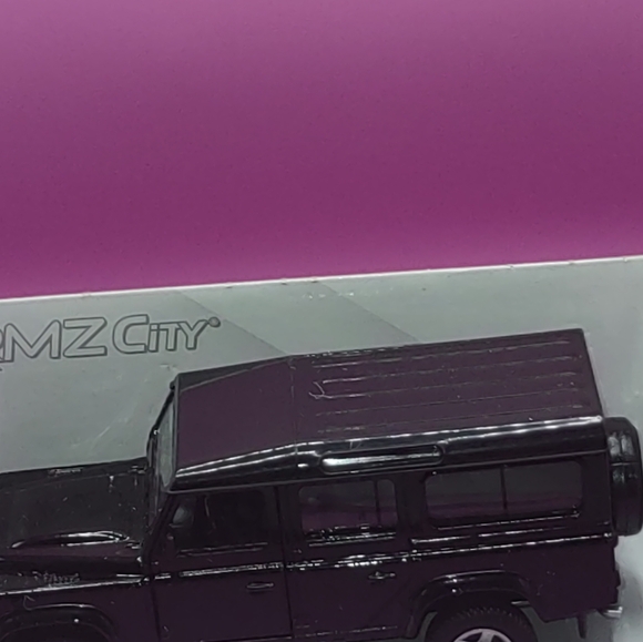 Land Rover - Picture 2 of 5